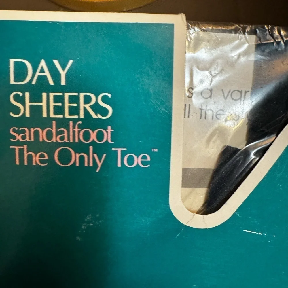 🎉4/20 $ VINTAGE SEARS NEW hug along day sheers sandal foot navy pantyhose petite